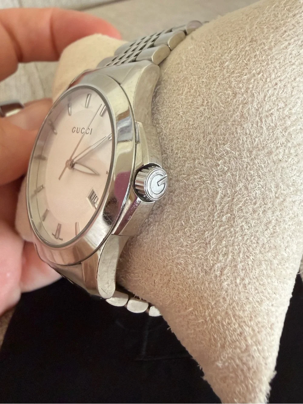 GUCCI Swiss Made Stainless Steel Monogram Watch – White Dial | Date | 5 ATM